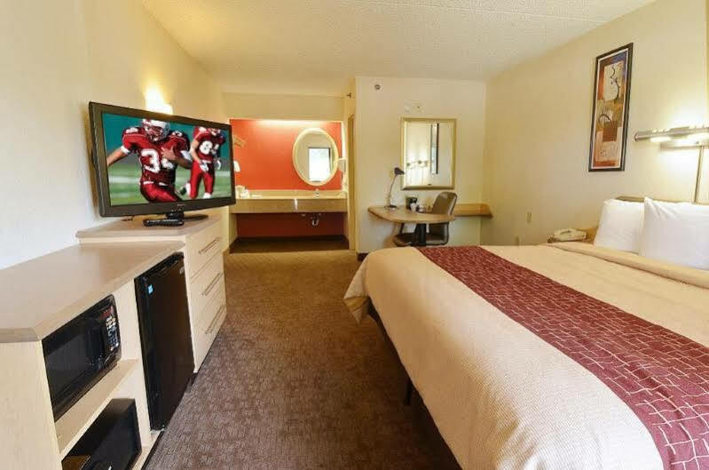 费尔蒙特红屋顶客栈汽车旅馆 外观 照片